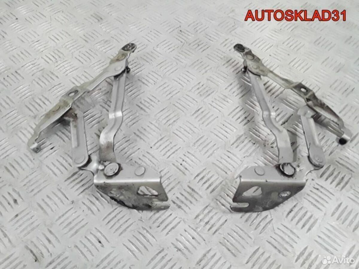 Петля крышки багажника VW Passat B5+ 3B5827301A - АвтоСклад31.рф - авторазборка контрактные б/у запчасти в г. Белгород