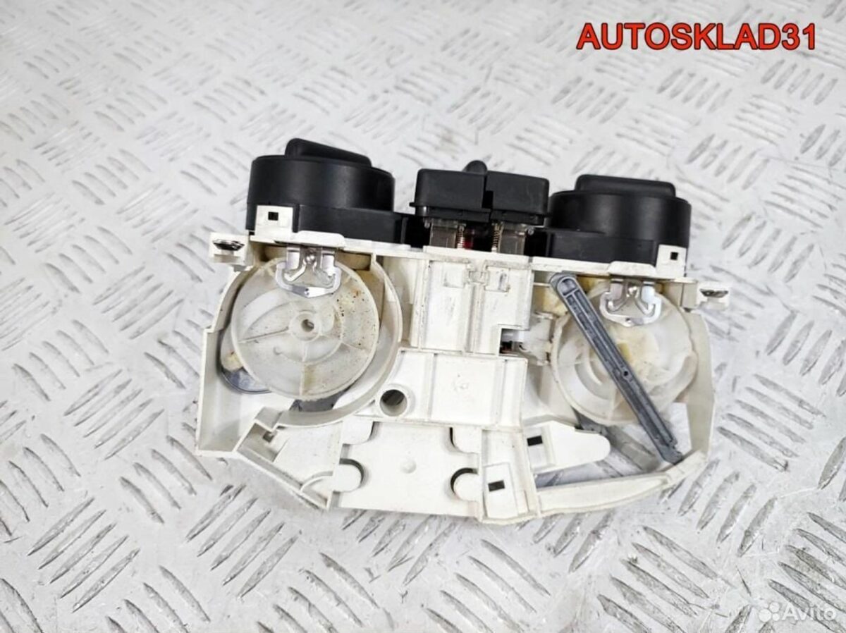 Блок управления отопителем VW Beetle 1C0820045D - АвтоСклад31.рф - авторазборка контрактные б/у запчасти в г. Белгород