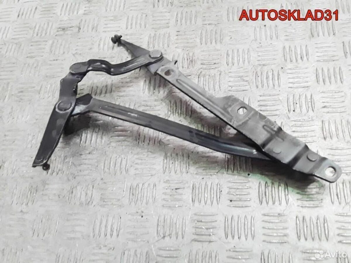 Петля крышки багажника левая Audi 100 C4 - АвтоСклад31.рф - авторазборка контрактные б/у запчасти в г. Белгород