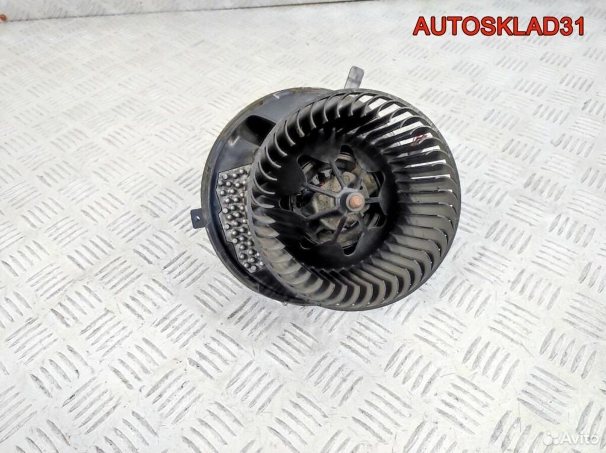 Моторчик отопителя Volkswagen Touran 1K1820015F - АвтоСклад31.рф - авторазборка контрактные б/у запчасти в г. Белгород