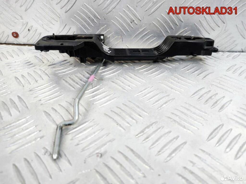 Кронштейн ручки двери передней правой Toyota Yaris - АвтоСклад31.рф - авторазборка контрактные б/у запчасти в г. Белгород Кронштейн ручки двери передней правой Toyota Yaris - АвтоСклад31.рф - авторазборка контрактные б/у запчасти в г. Белгород
