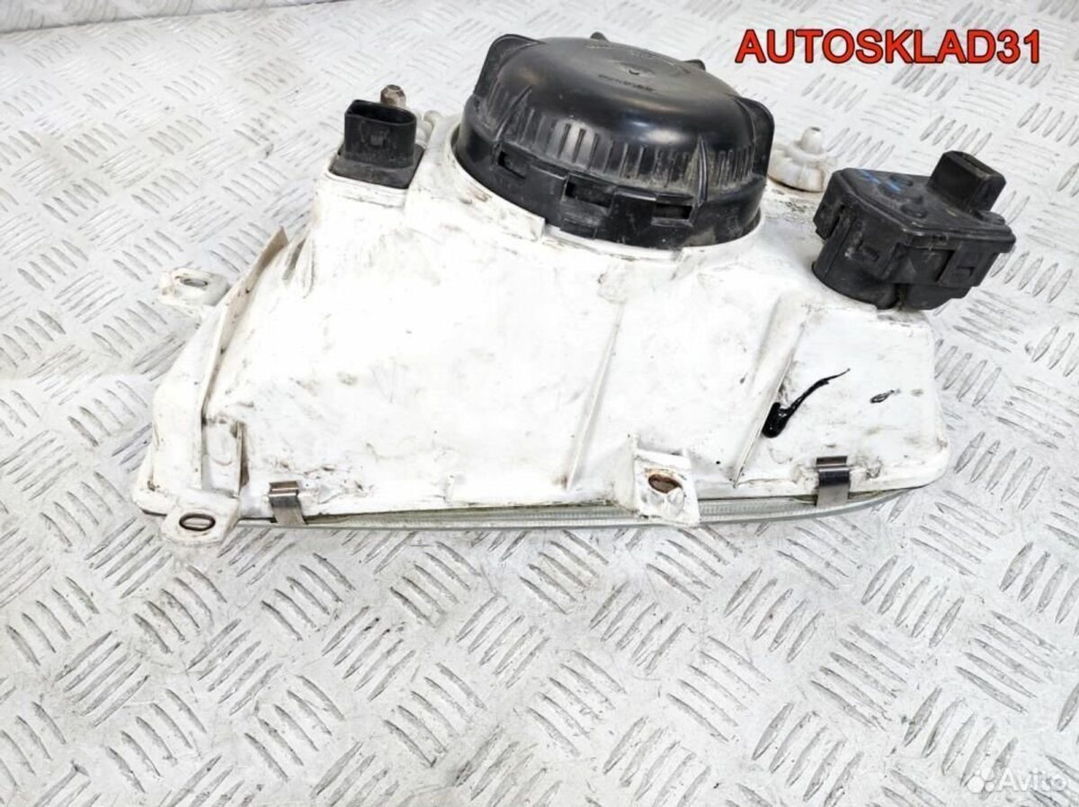 Фара правая Volkswagen Vento 203351082B - АвтоСклад31.рф - авторазборка контрактные б/у запчасти в г. Белгород