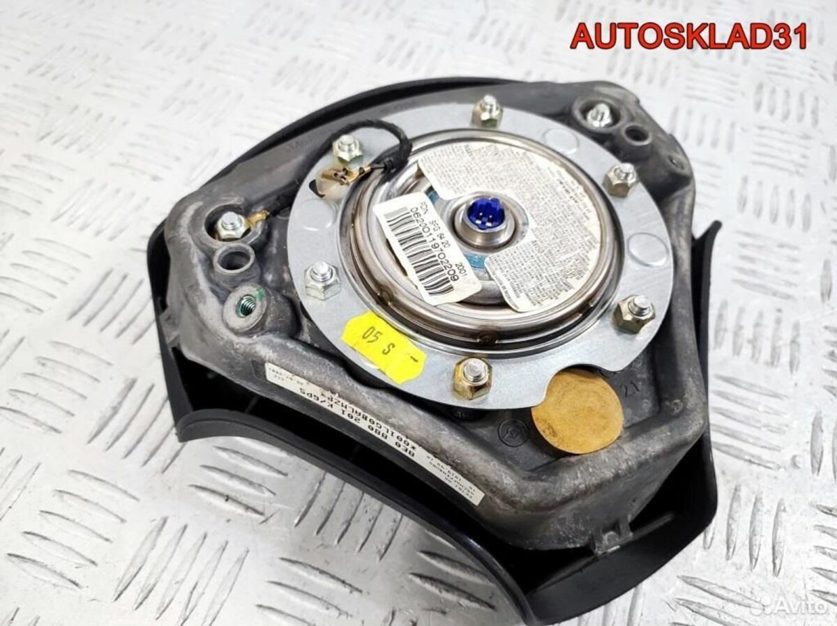 Подушка безопасности в руль Audi A6 C5 8E0880201K - АвтоСклад31.рф - авторазборка контрактные б/у запчасти в г. Белгород