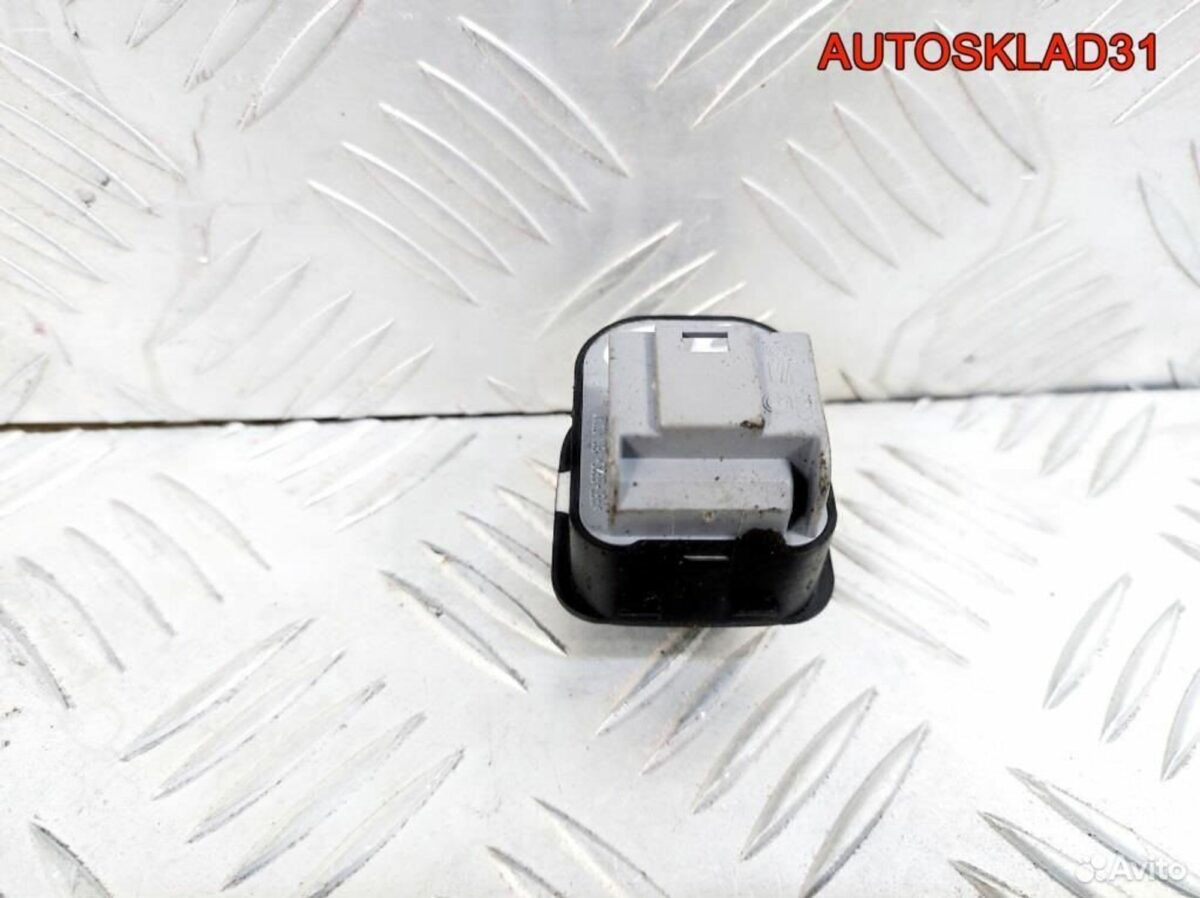Переключатель регулировки зеркала VW Golf 5 - АвтоСклад31.рф - авторазборка контрактные б/у запчасти в г. Белгород