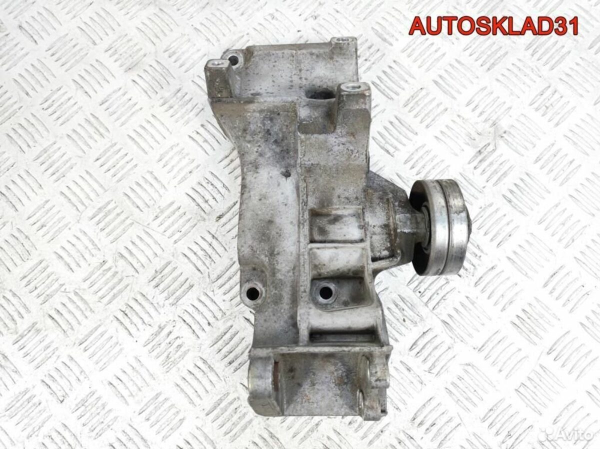 Кронштейн генератора Volkswagen Golf 4 062145169AD - АвтоСклад31.рф - авторазборка контрактные б/у запчасти в г. Белгород