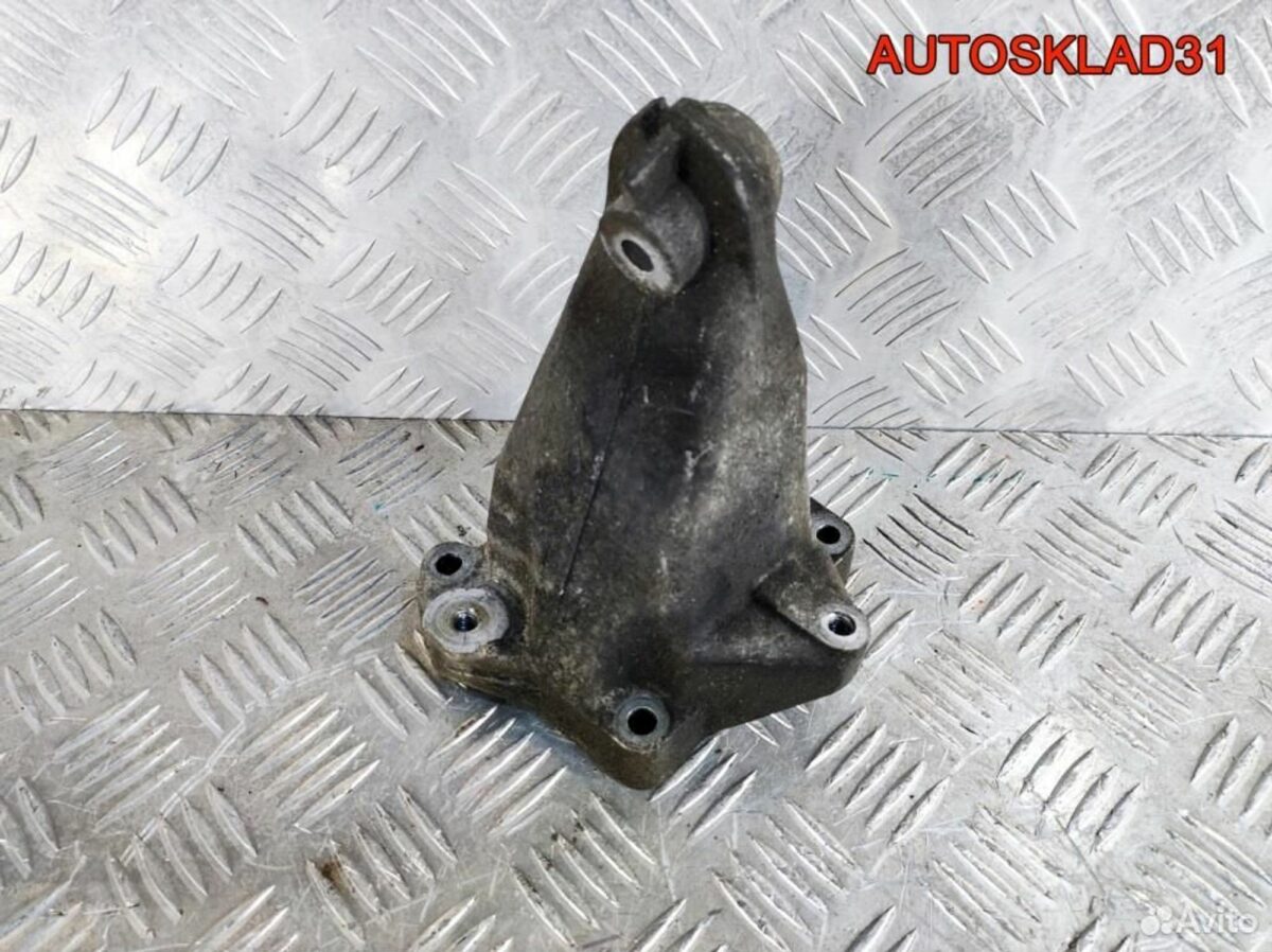 Кронштейн двигателя левый Mercedes W203 2712230904 - АвтоСклад31.рф - авторазборка контрактные б/у запчасти в г. Белгород