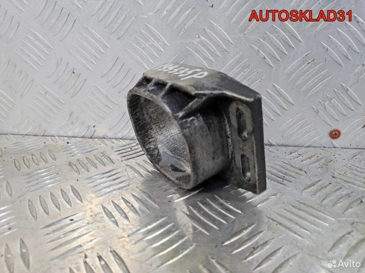 Кронштейн двигателя VW Passat B5 8D0199335P - АвтоСклад31.рф - авторазборка контрактные б/у запчасти в г. Белгород