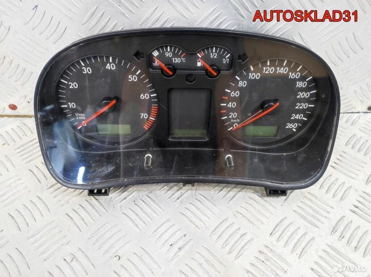 Панель приборов Volkswagen Golf 4 1J0920805C - АвтоСклад31.рф - авторазборка контрактные б/у запчасти в г. Белгород