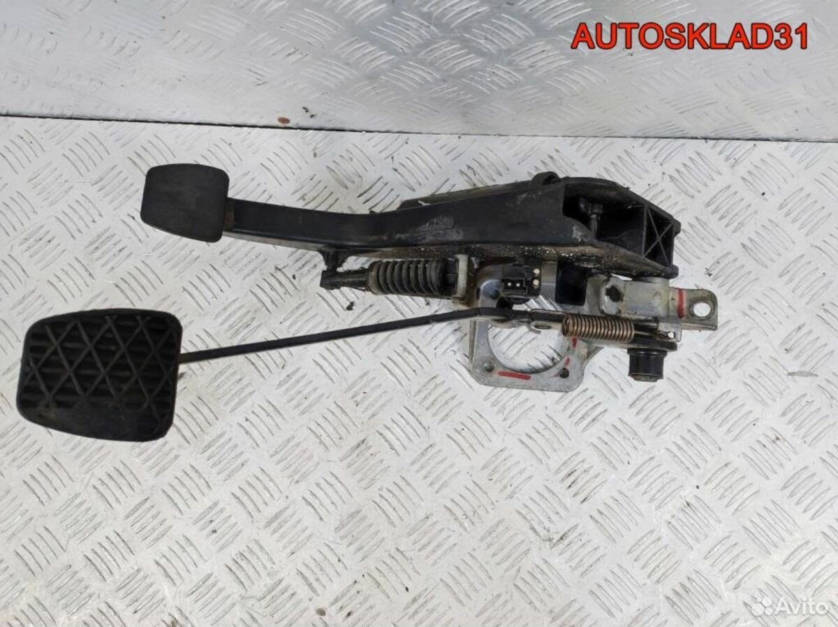 Блок педалей МКПП Mercedes Benz W202 A2022901516 - АвтоСклад31.рф - авторазборка контрактные б/у запчасти в г. Белгород