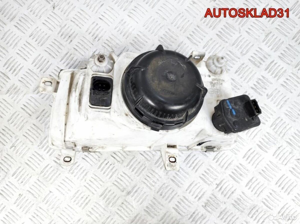 Фара правая Volkswagen Vento 203351082B - АвтоСклад31.рф - авторазборка контрактные б/у запчасти в г. Белгород