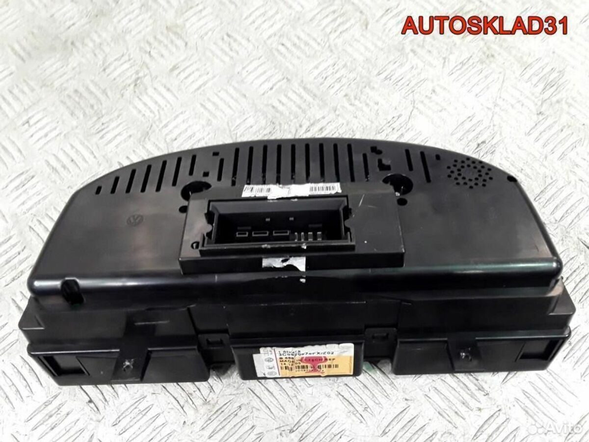 Панель приборов VW Passat B6 3C0920870FX бензин - АвтоСклад31.рф - авторазборка контрактные б/у запчасти в г. Белгород