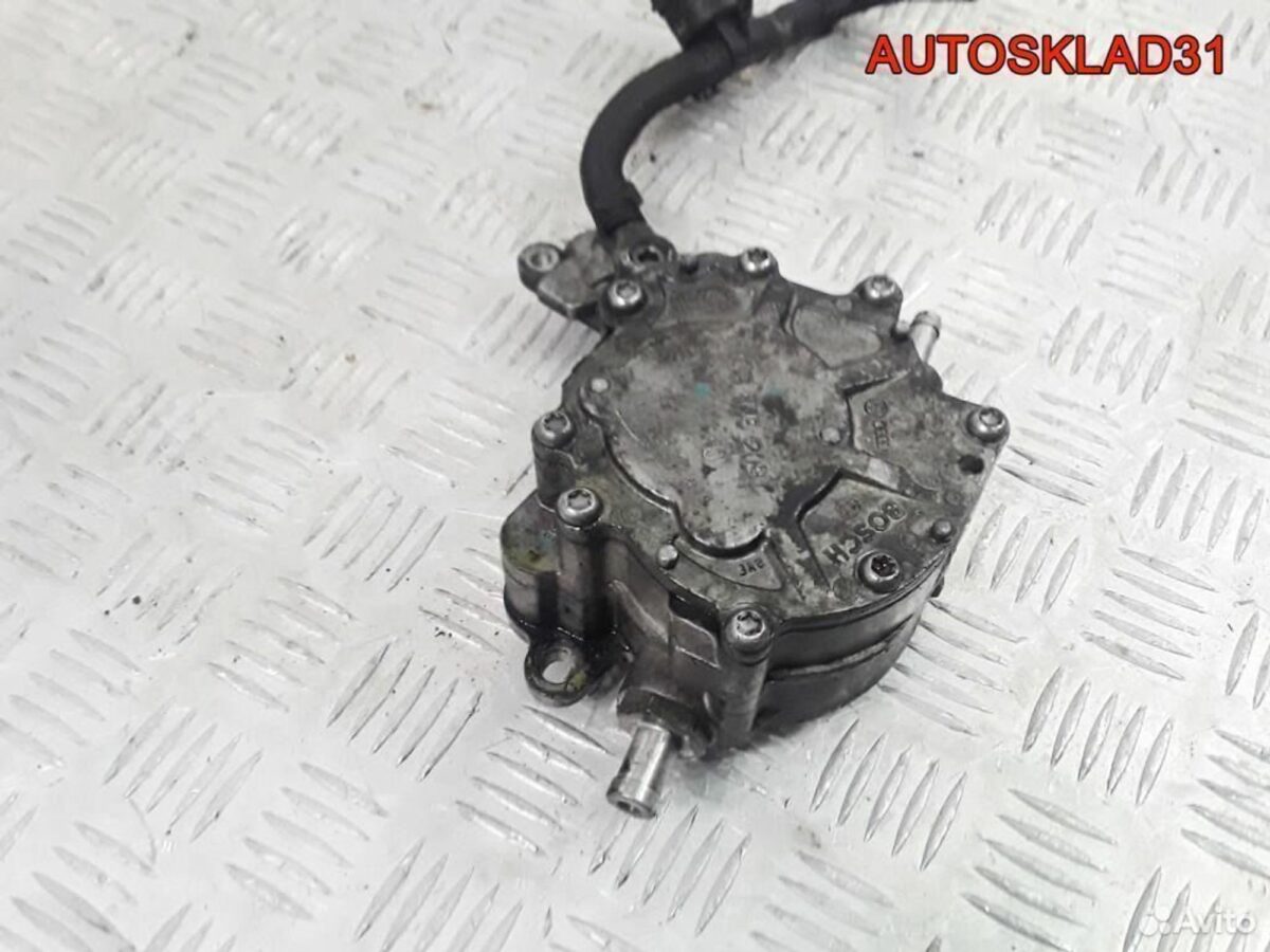 Насос вакуумный Volkswagen Passat B5+ 038145209M - АвтоСклад31.рф - авторазборка контрактные б/у запчасти в г. Белгород