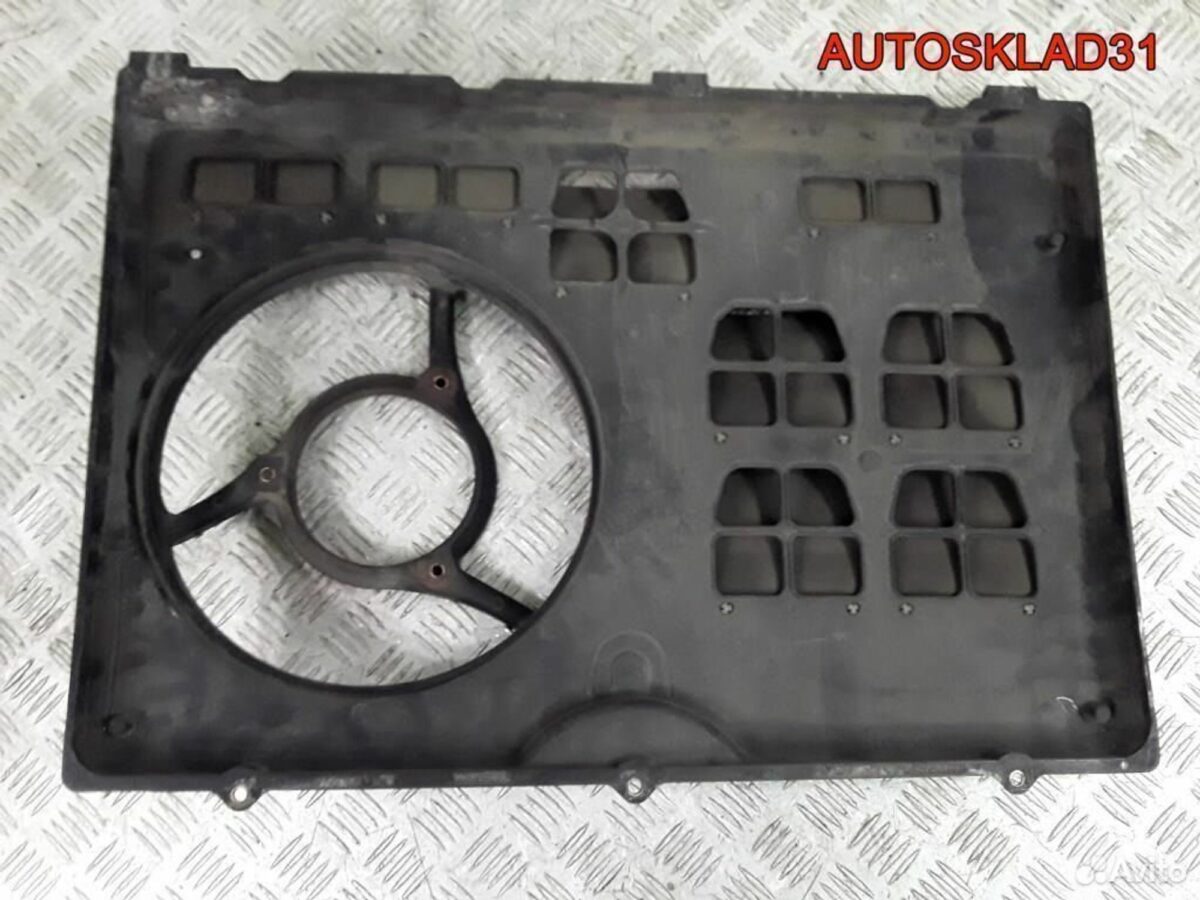 Диффузор вентилятора Audi 100 C4 4A0121207E - АвтоСклад31.рф - авторазборка контрактные б/у запчасти в г. Белгород
