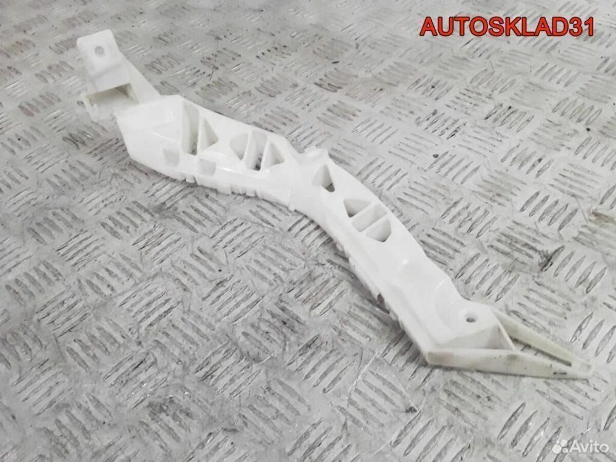 Направляющая заднего бампера правая Mazda 3 BK - АвтоСклад31.рф - авторазборка контрактные б/у запчасти в г. Белгород