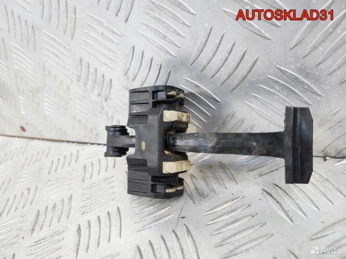 Ограничитель двери задний BMW E90 51227176808 - АвтоСклад31.рф - авторазборка контрактные б/у запчасти в г. Белгород