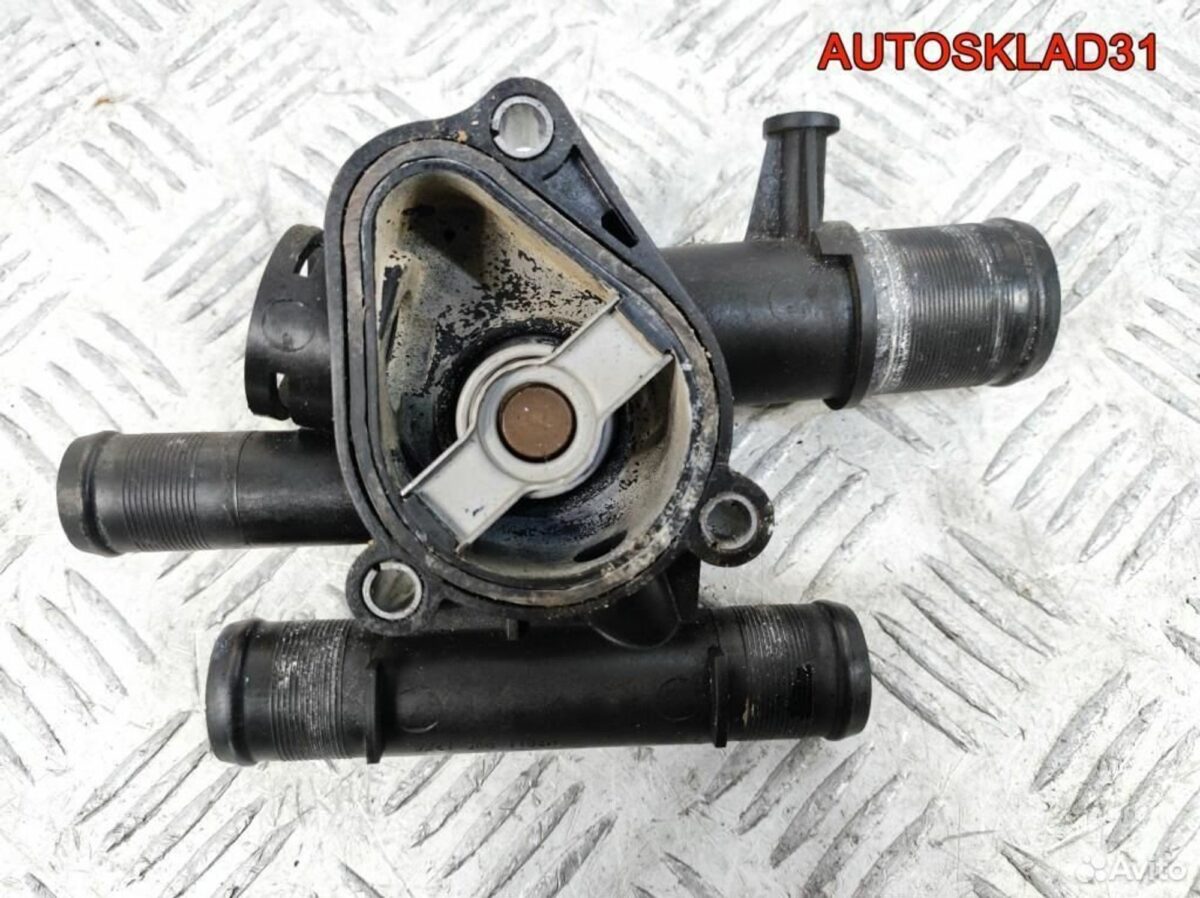 Корпус термостата Renault Laguna 3 F9Q 8200674366 - АвтоСклад31.рф - авторазборка контрактные б/у запчасти в г. Белгород