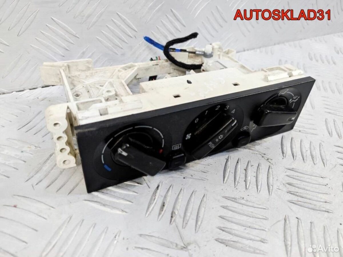 Блок управления печкой Mitsubishi Carisma MR500529 - АвтоСклад31.рф - авторазборка контрактные б/у запчасти в г. Белгород