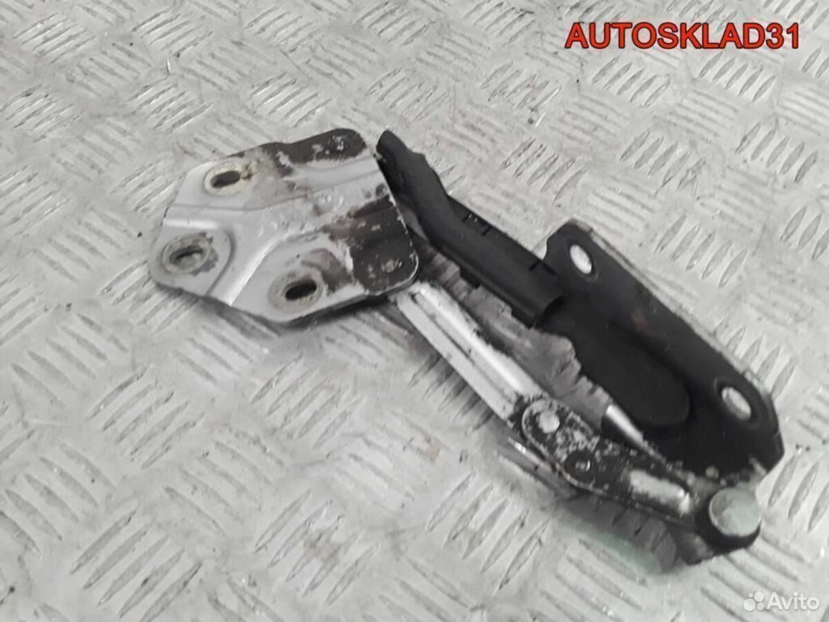 Петля капота правая Volkswagen Touran 1T0823302B - АвтоСклад31.рф - авторазборка контрактные б/у запчасти в г. Белгород