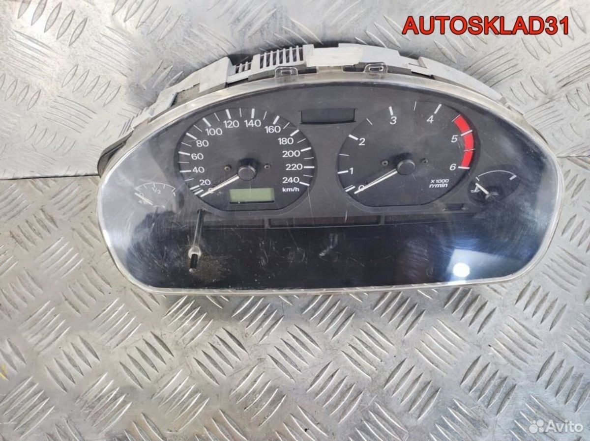 Панель приборов Mitsubishi Carisma MR480266 - АвтоСклад31.рф - авторазборка контрактные б/у запчасти в г. Белгород