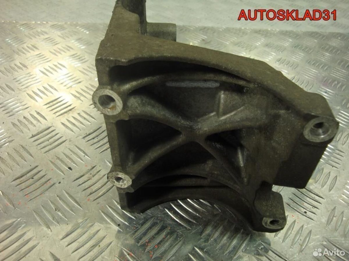Кронштейн кондиционера Ford Focus 2 4M5Q19D624CC - АвтоСклад31.рф - авторазборка контрактные б/у запчасти в г. Белгород