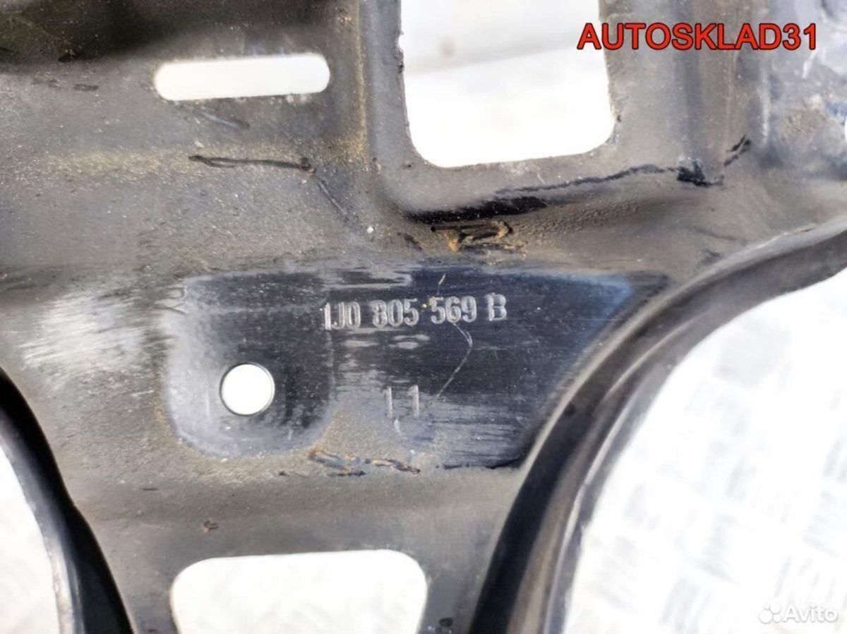 Кронштейн замка капота VW Golf 4 1J0805569B - АвтоСклад31.рф - авторазборка контрактные б/у запчасти в г. Белгород