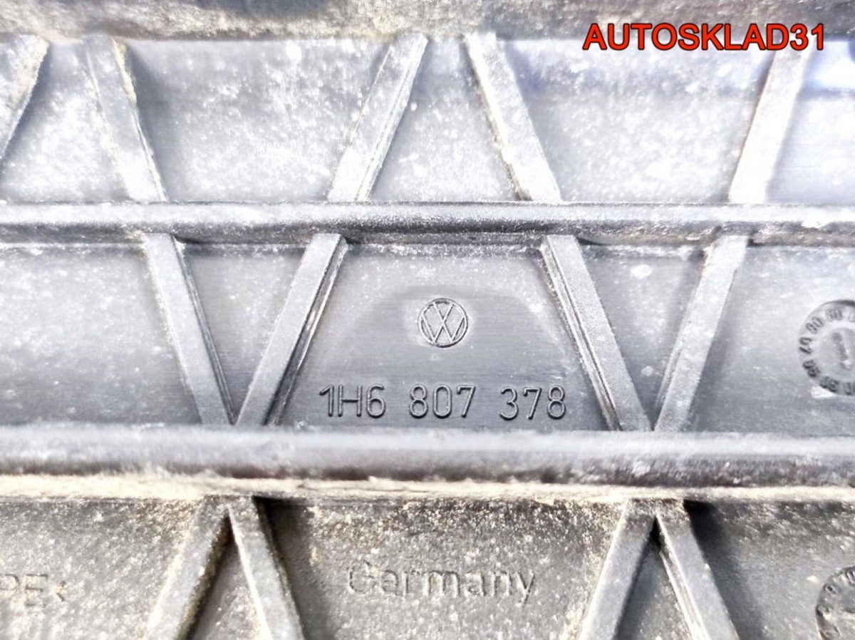 Направляющая заднего бампера правая VW Golf Mk3 - АвтоСклад31.рф - авторазборка контрактные б/у запчасти в г. Белгород