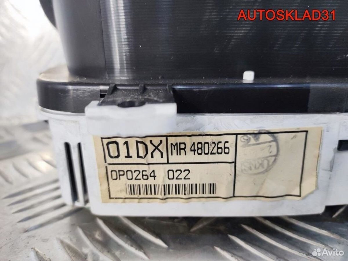 Панель приборов Mitsubishi Carisma MR480266 - АвтоСклад31.рф - авторазборка контрактные б/у запчасти в г. Белгород