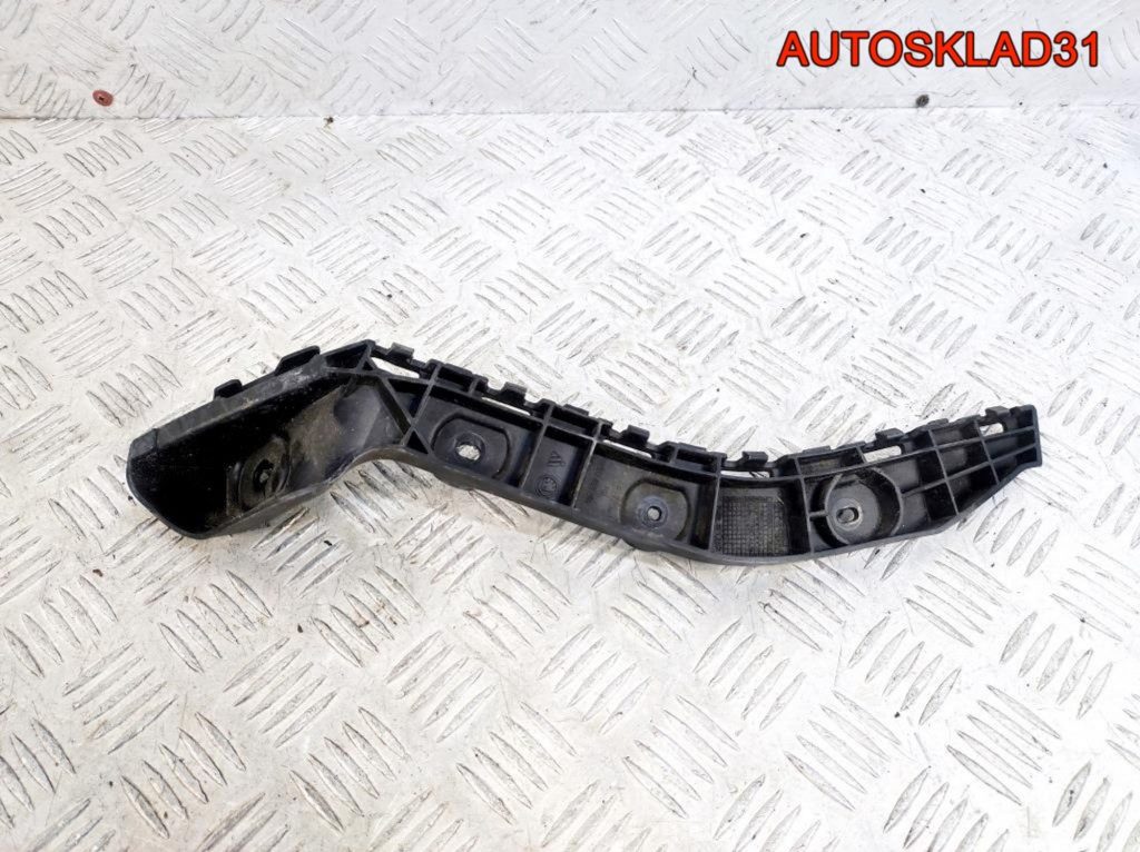 Направляющая заднего бампера правая Skoda Rapid - АвтоСклад31.рф - авторазборка контрактные б/у запчасти в г. Белгород Направляющая заднего бампера правая Skoda Rapid - АвтоСклад31.рф - авторазборка контрактные б/у запчасти в г. Белгород