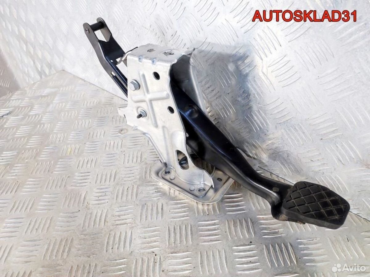 Педаль тормоза МКПП VW Passat B6 1K1721057AD - АвтоСклад31.рф - авторазборка контрактные б/у запчасти в г. Белгород