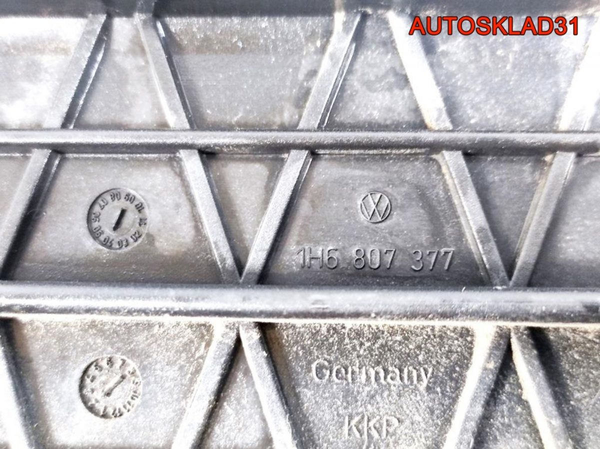 Направляющая заднего бампера левая VW Golf Mk3 - АвтоСклад31.рф - авторазборка контрактные б/у запчасти в г. Белгород