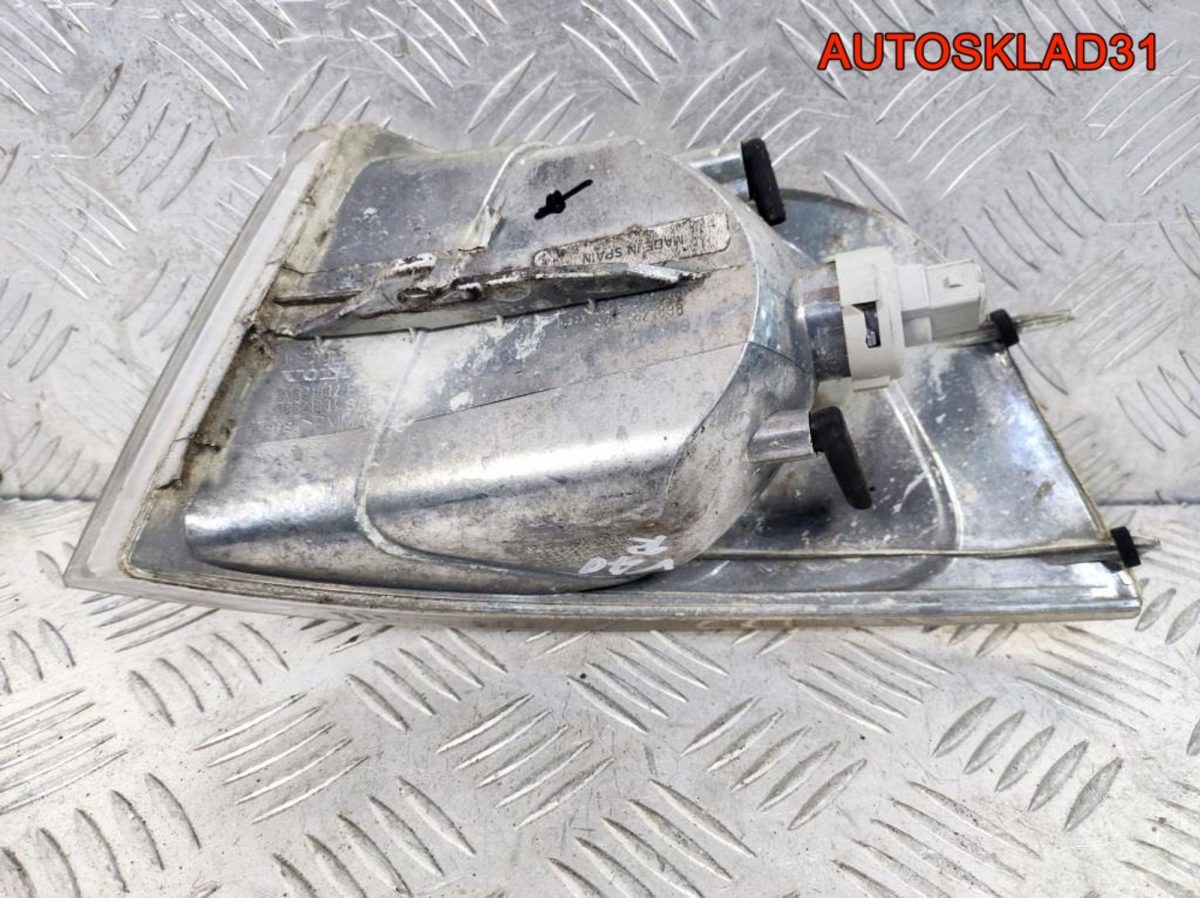Указатель поворота правый Volvo V40 30621832 - АвтоСклад31.рф - авторазборка контрактные б/у запчасти в г. Белгород