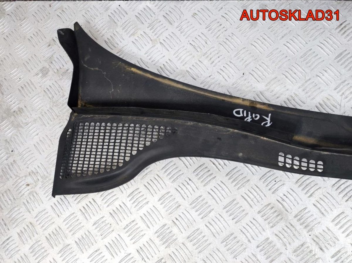 Решетка стеклоочистителя Skoda Rapid 5JB819415 - АвтоСклад31.рф - авторазборка контрактные б/у запчасти в г. Белгород