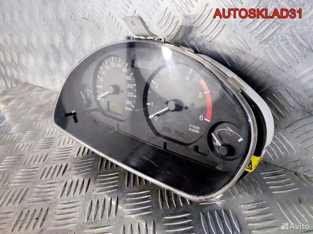 Панель приборов Mitsubishi Carisma MR480266 - АвтоСклад31.рф - авторазборка контрактные б/у запчасти в г. Белгород