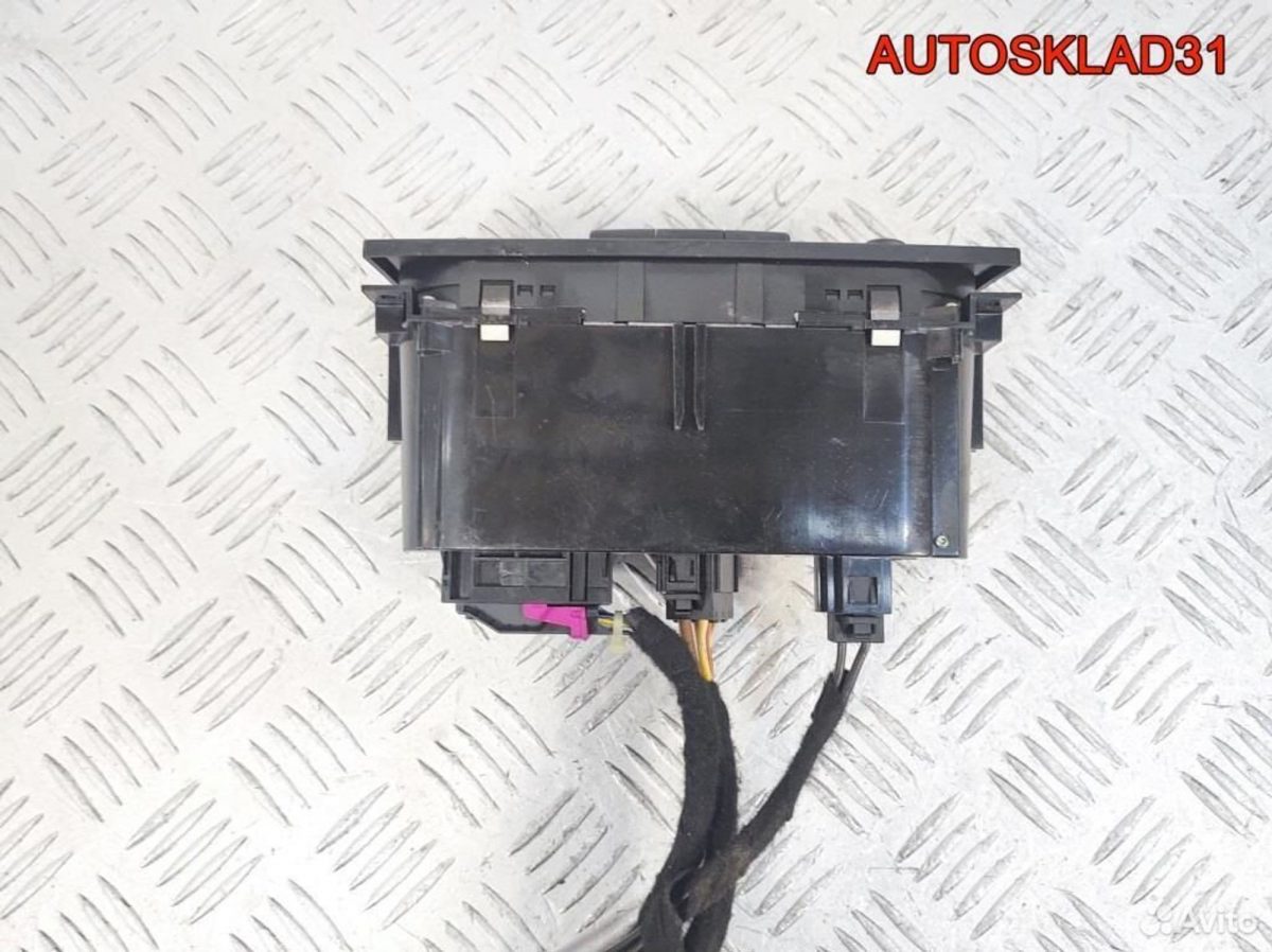Блок управления отопителем Ford Galaxy 7M5907049D - АвтоСклад31.рф - авторазборка контрактные б/у запчасти в г. Белгород
