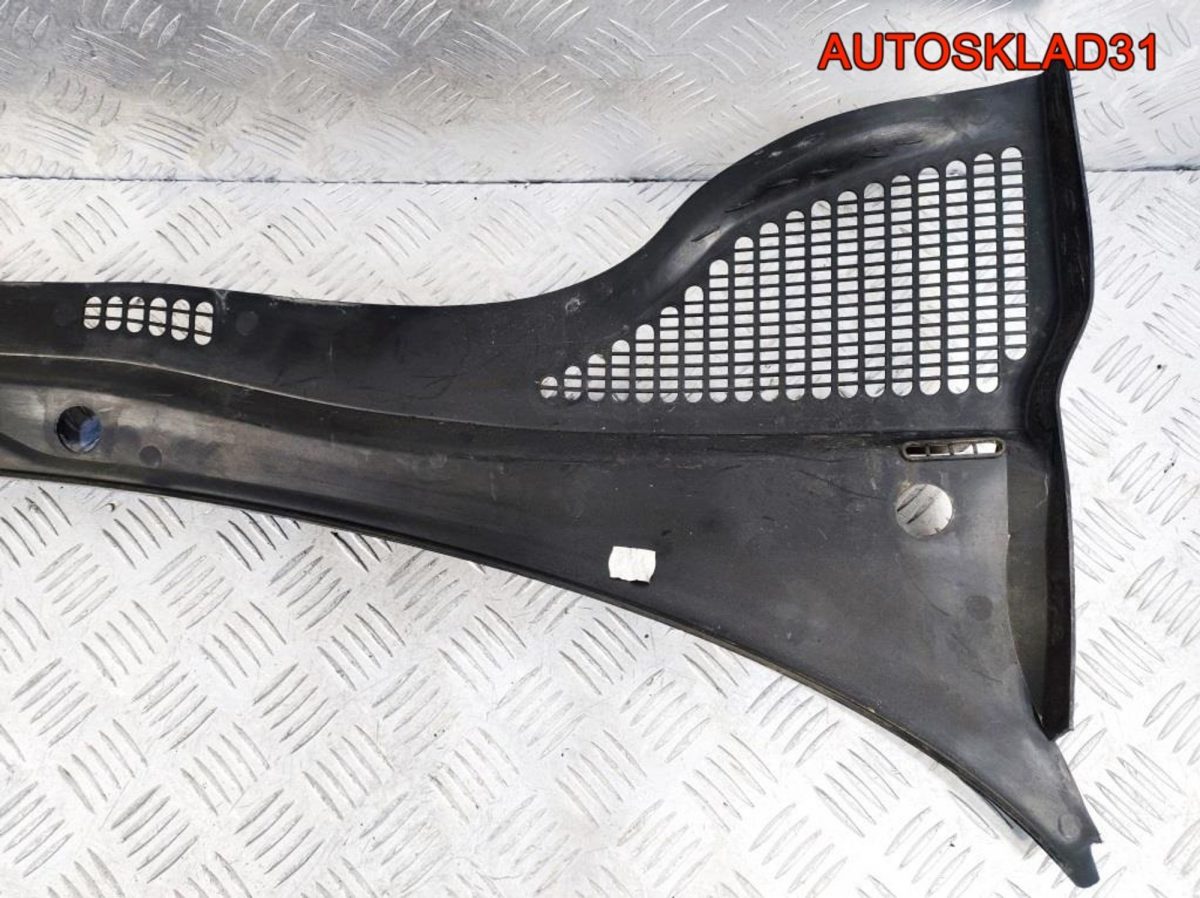 Решетка стеклоочистителя Skoda Rapid 5JB819415 - АвтоСклад31.рф - авторазборка контрактные б/у запчасти в г. Белгород