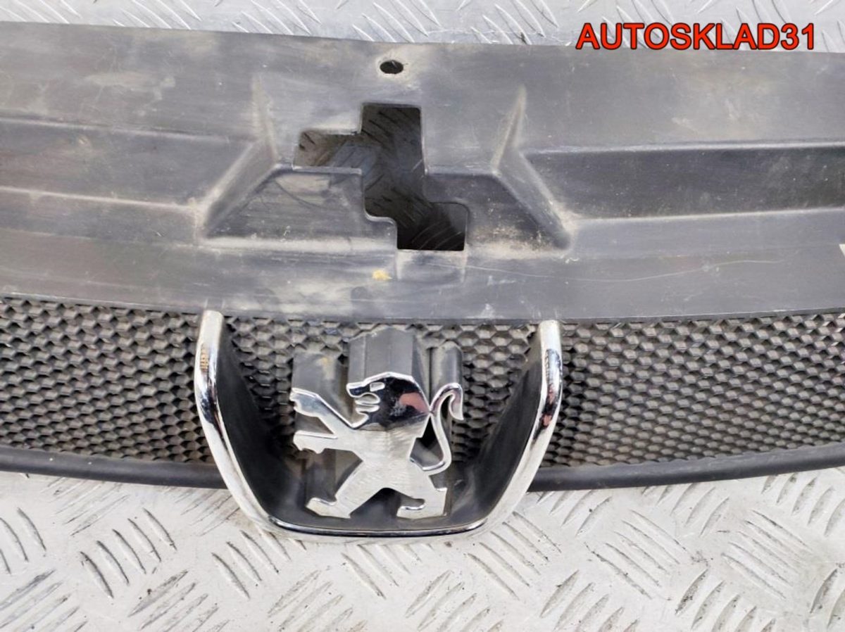 Решетка радиатора Peugeot 406 9631250277 - АвтоСклад31.рф - авторазборка контрактные б/у запчасти в г. Белгород