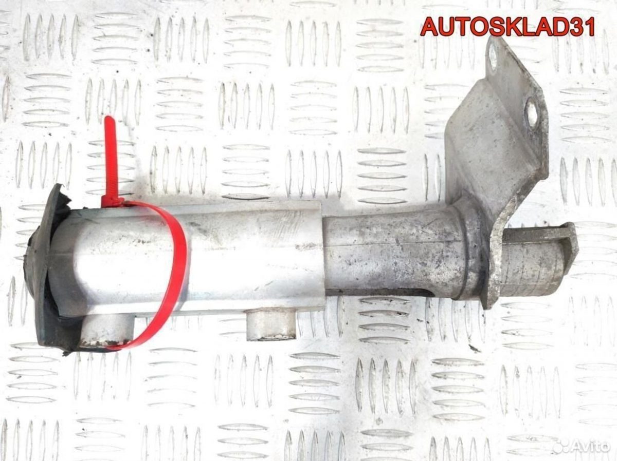Кронштейн заднего бампера прав Audi 80 8A0807332E - АвтоСклад31.рф - авторазборка контрактные б/у запчасти в г. Белгород