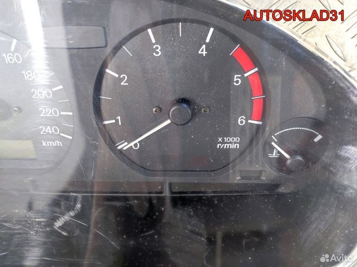 Панель приборов Mitsubishi Carisma MR480266 - АвтоСклад31.рф - авторазборка контрактные б/у запчасти в г. Белгород
