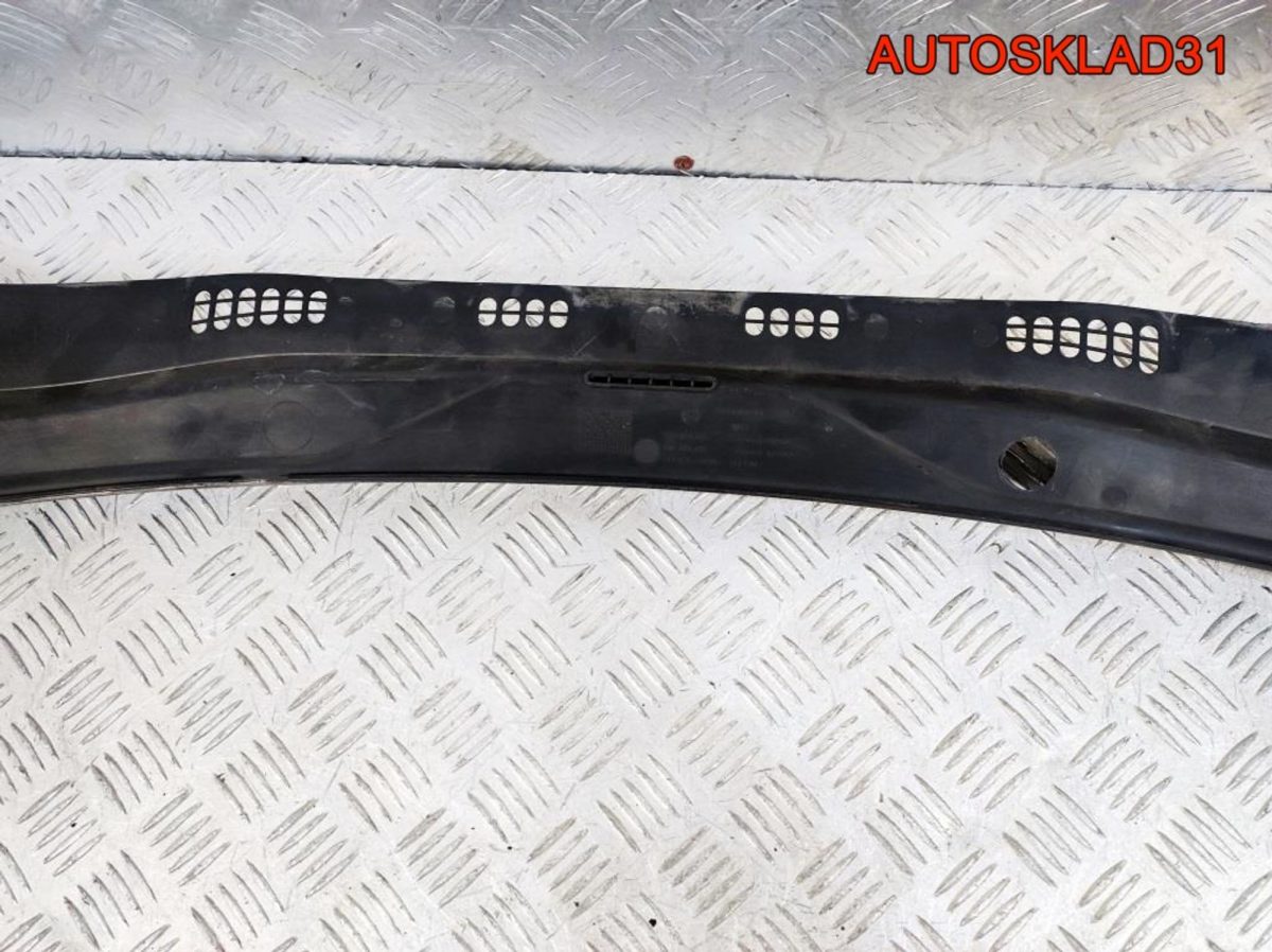 Решетка стеклоочистителя Skoda Rapid 5JB819415 - АвтоСклад31.рф - авторазборка контрактные б/у запчасти в г. Белгород