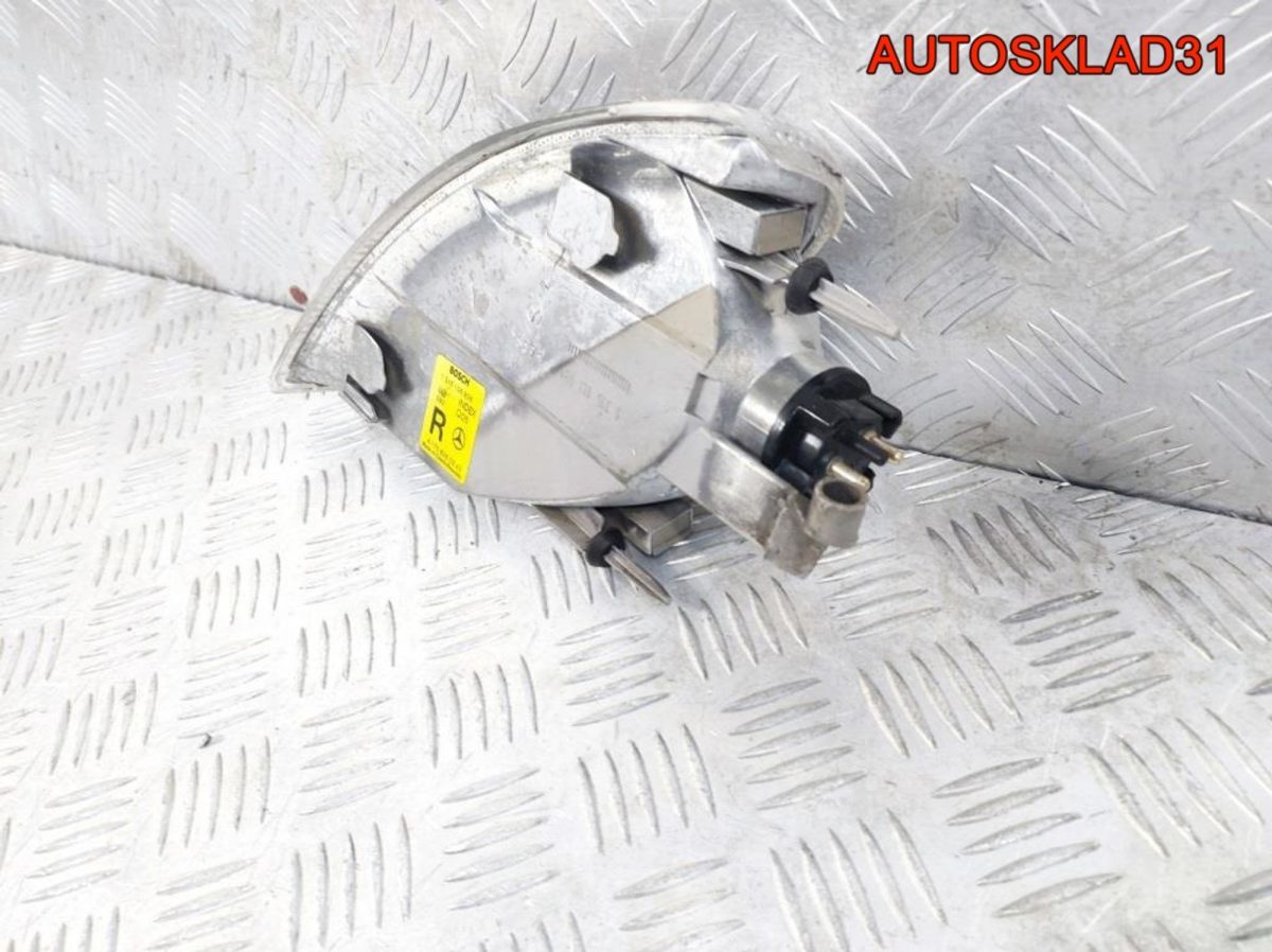 Указатель поворота правый Mercedes R170 1708260243 - АвтоСклад31.рф - авторазборка контрактные б/у запчасти в г. Белгород
