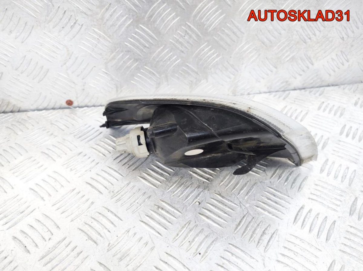 Указатель поворота левый белый Volvo V40 30865562 - АвтоСклад31.рф - авторазборка контрактные б/у запчасти в г. Белгород