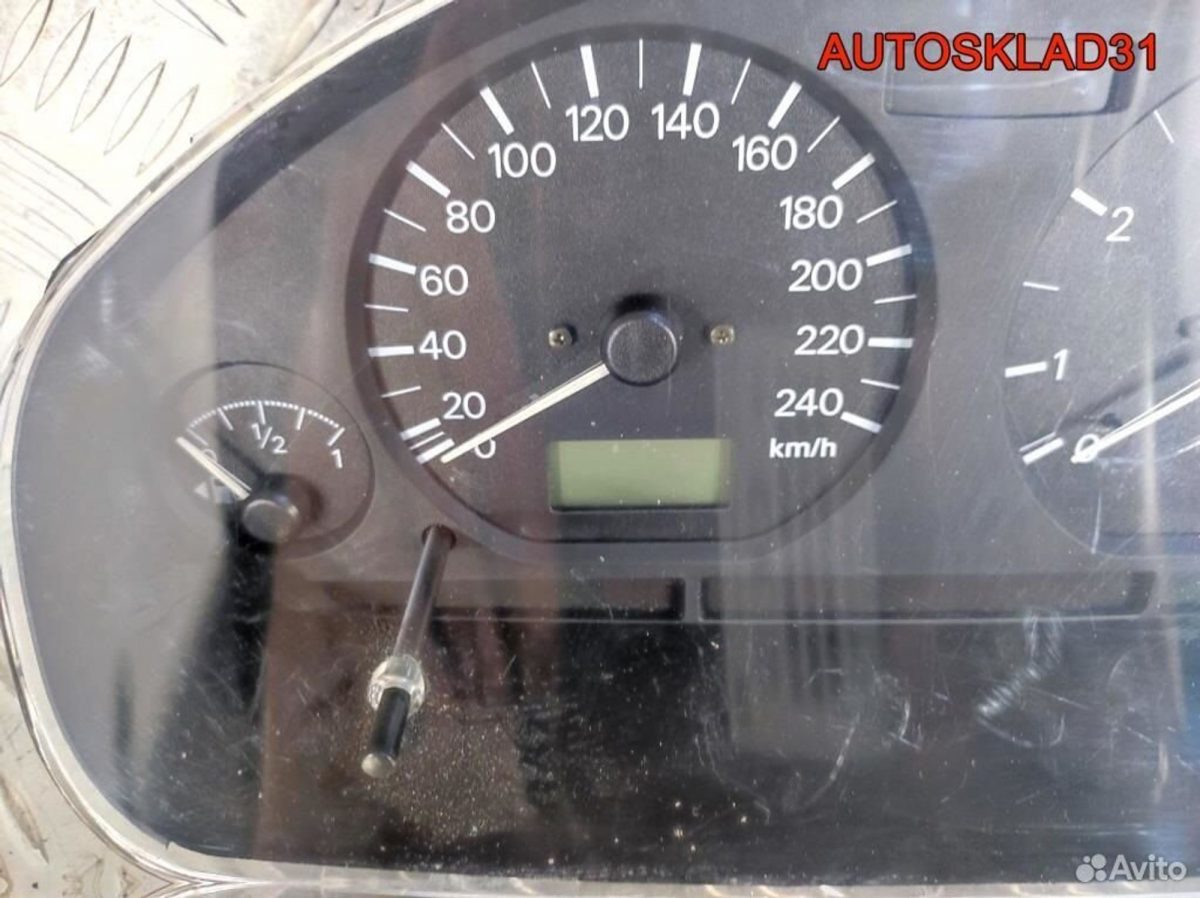 Панель приборов Mitsubishi Carisma MR480266 - АвтоСклад31.рф - авторазборка контрактные б/у запчасти в г. Белгород
