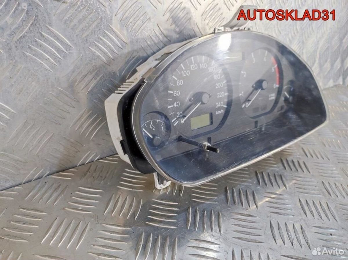 Панель приборов Mitsubishi Carisma MR480266 - АвтоСклад31.рф - авторазборка контрактные б/у запчасти в г. Белгород