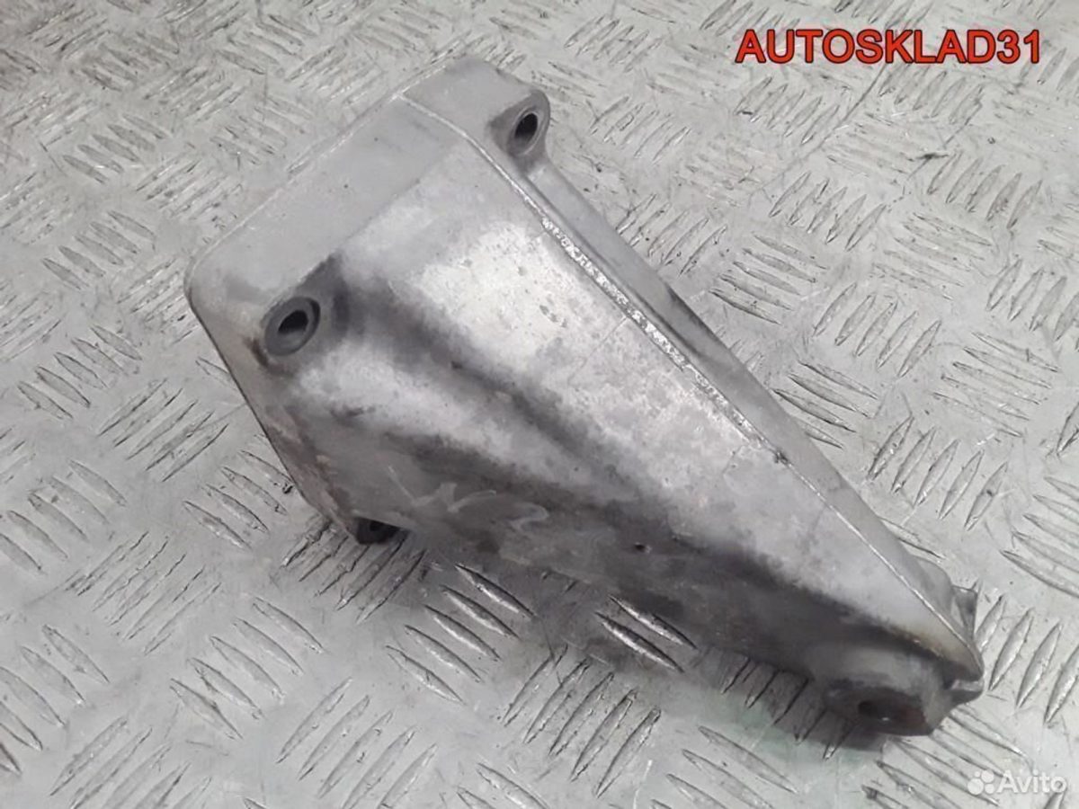 Кронштейн двигателя правый Mercedes W211 2.2 646 - АвтоСклад31.рф - авторазборка контрактные б/у запчасти в г. Белгород