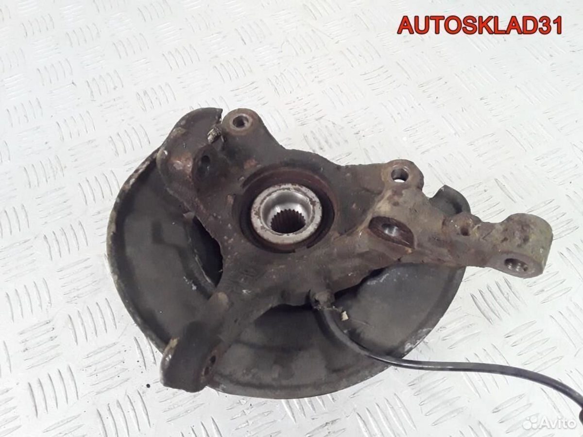 Кулак поворотный передний правый Mitsubishi Colt - АвтоСклад31.рф - авторазборка контрактные б/у запчасти в г. Белгород