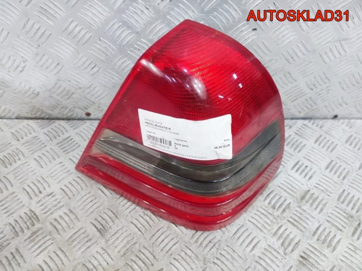 Фонарь задний правый Mercedes W202 A2028201064 - АвтоСклад31.рф - авторазборка контрактные б/у запчасти в г. Белгород