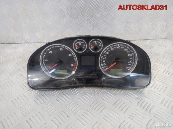 Кулак поворотный передний правый Mitsubishi Colt - АвтоСклад31.рф - авторазборка контрактные б/у запчасти в г. Белгород