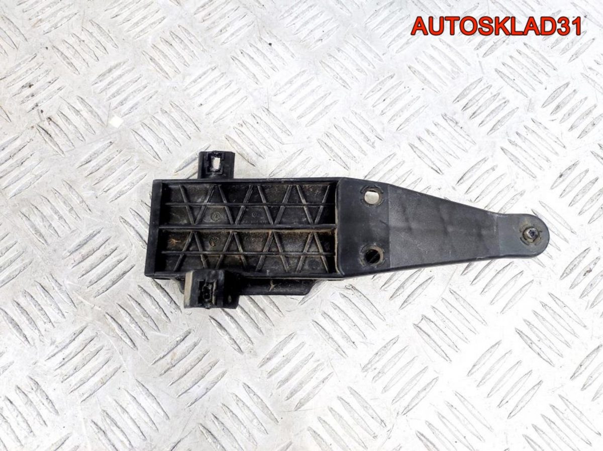 Направляющая заднего бампера левая VW Golf Mk3 - АвтоСклад31.рф - авторазборка контрактные б/у запчасти в г. Белгород