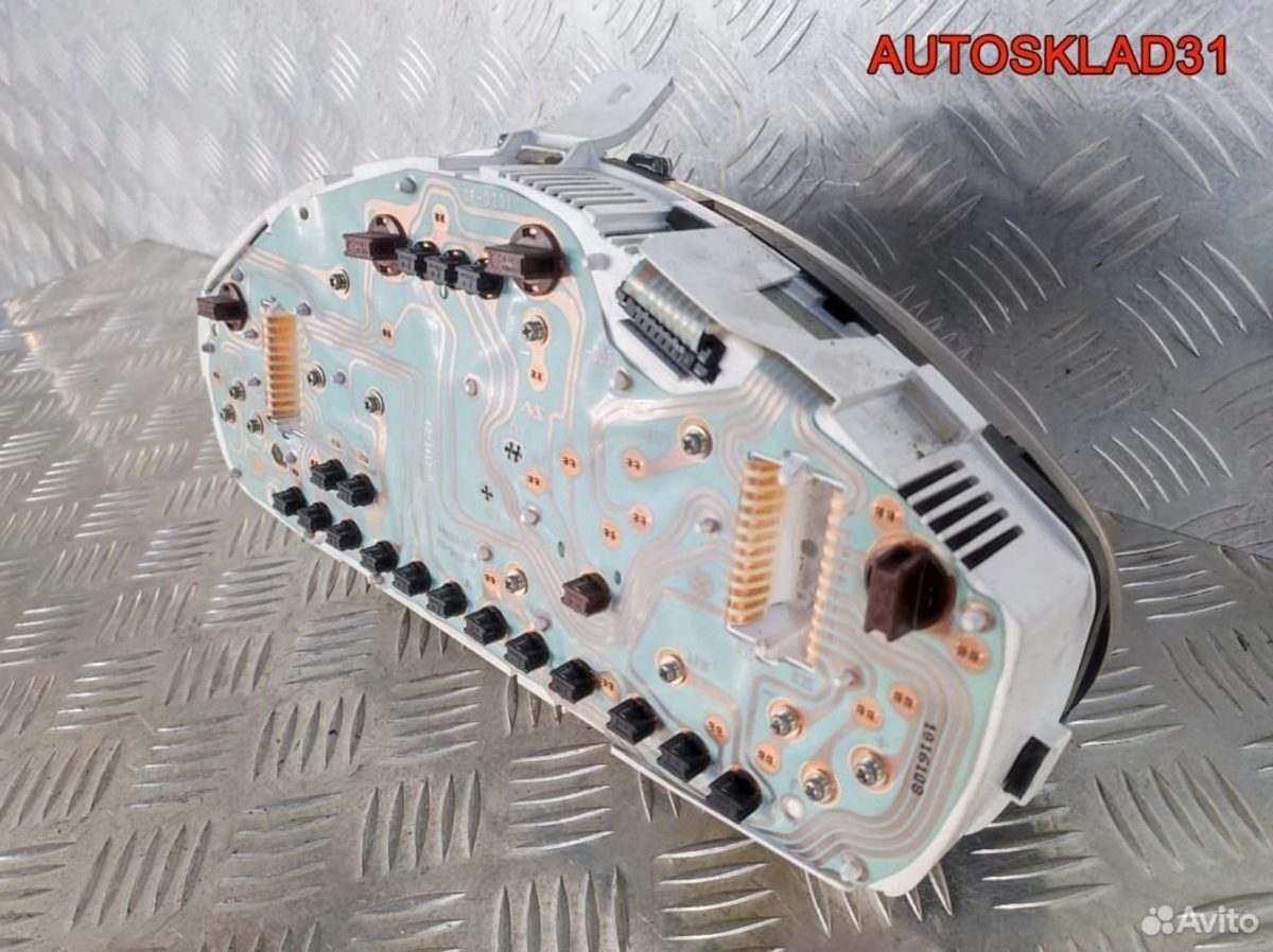 Панель приборов Mitsubishi Carisma MR480266 - АвтоСклад31.рф - авторазборка контрактные б/у запчасти в г. Белгород