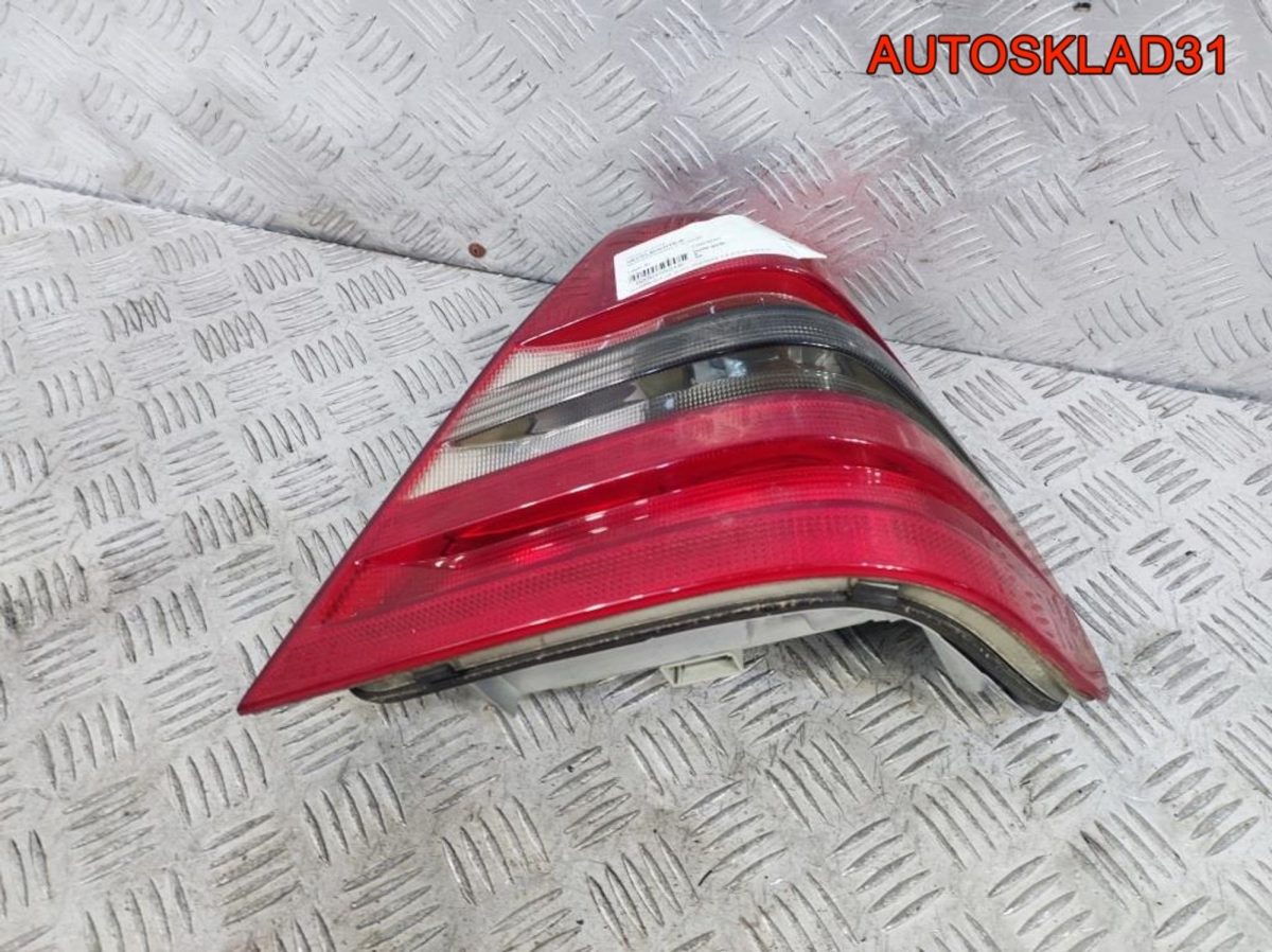 Фонарь задний правый Mercedes W202 A2028201064 - АвтоСклад31.рф - авторазборка контрактные б/у запчасти в г. Белгород